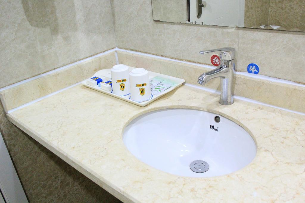 Super 8 Hotel Chengdu Airport Branch 外观 照片